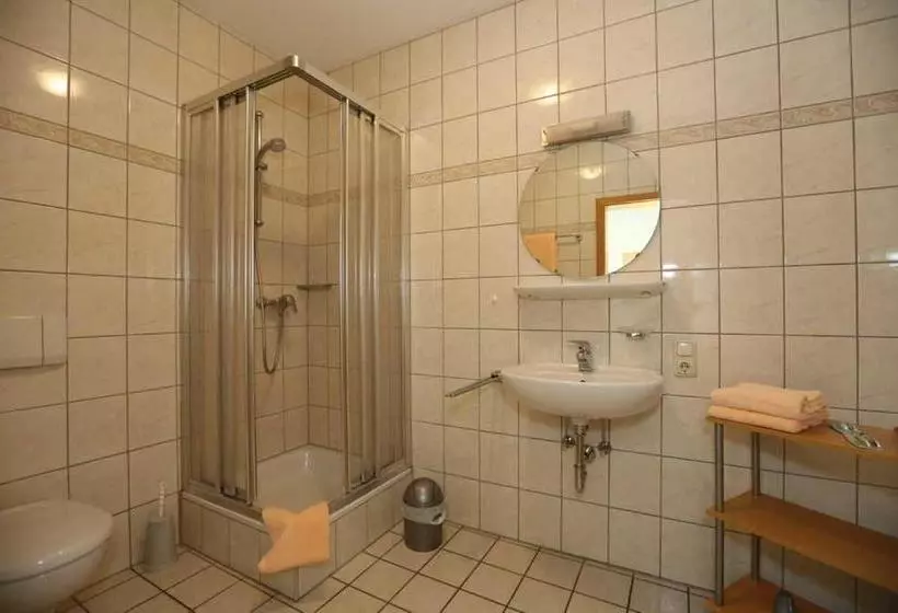 Hotelli Corner S Inn  Pension Gästehaus Hostel