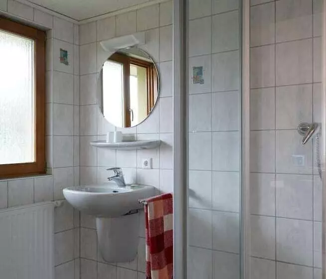 Hotelli Gasthof Zur Burg