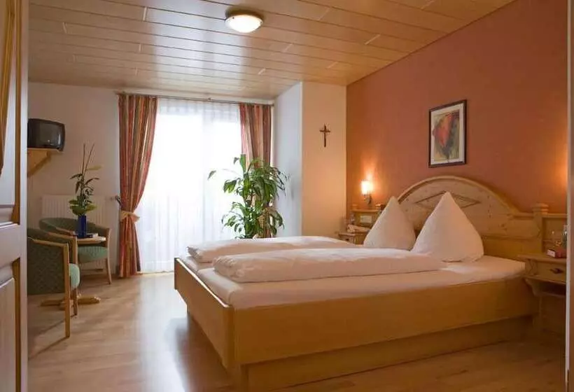 Hotelli Gasthof Zur Burg