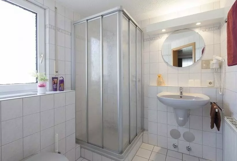 Hotelli Gasthof Zur Burg