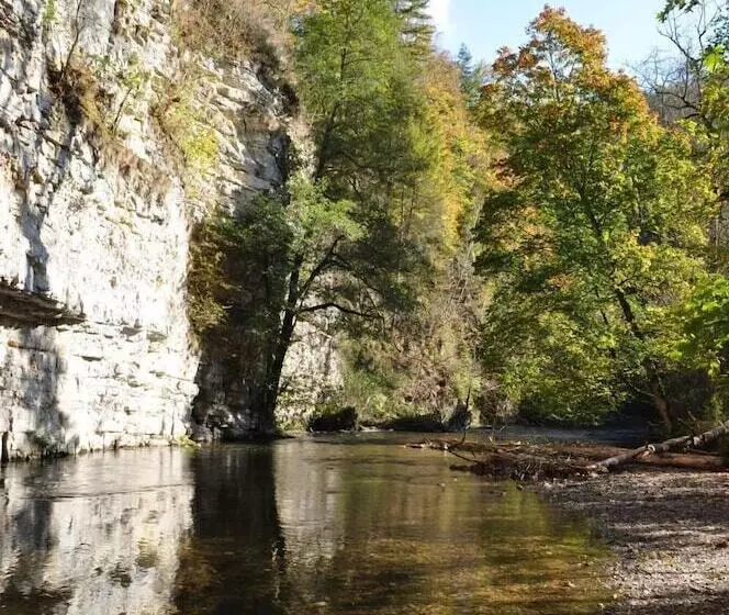 Hotelli Gasthof Zur Burg