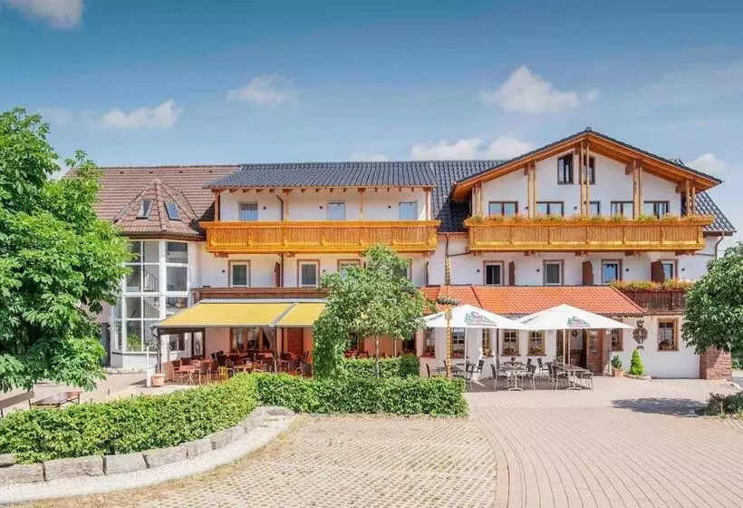 Hotelli Gasthof Zur Burg