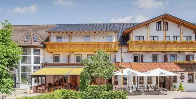 Hotelli Gasthof Zur Burg