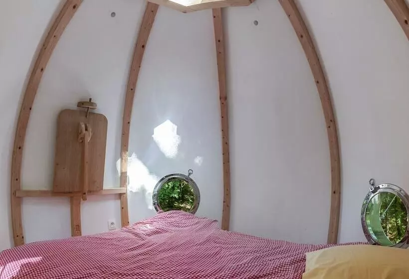 Hotelli L'arbre à Cabane