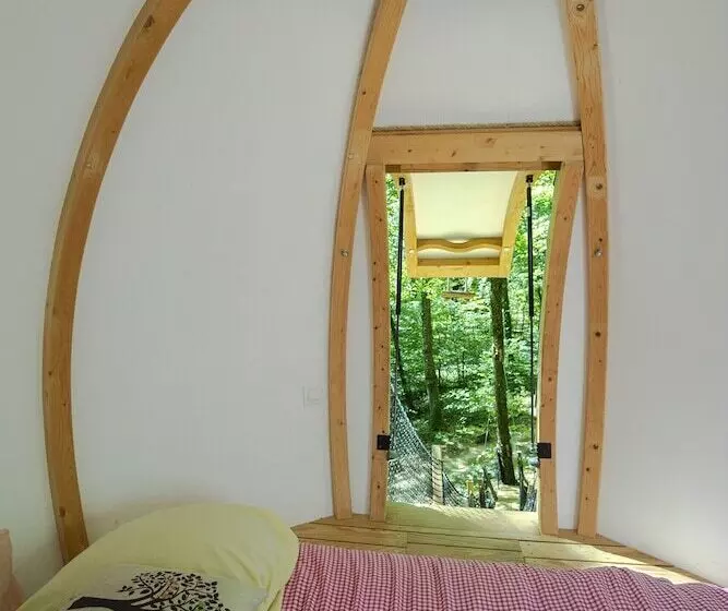 Hotelli L'arbre à Cabane