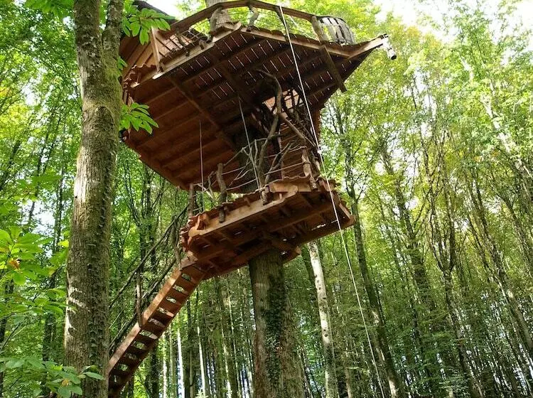 Hotelli L'arbre à Cabane