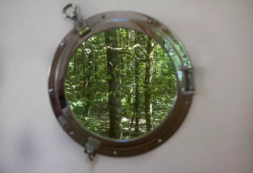 Hotelli L'arbre à Cabane