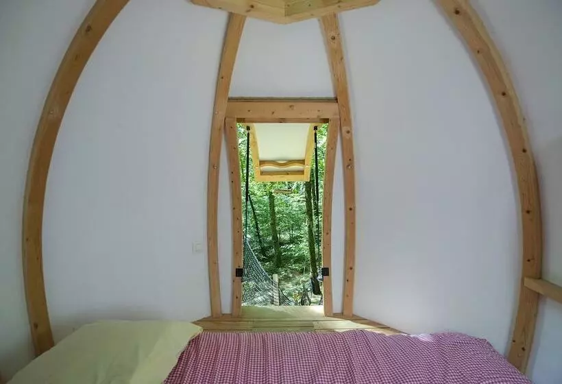 Hotelli L'arbre à Cabane