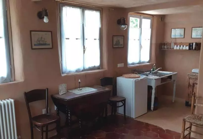田舎風ホテル Agriturismo Di Charme E Ristorante Stallato Il Filo Di Paglia