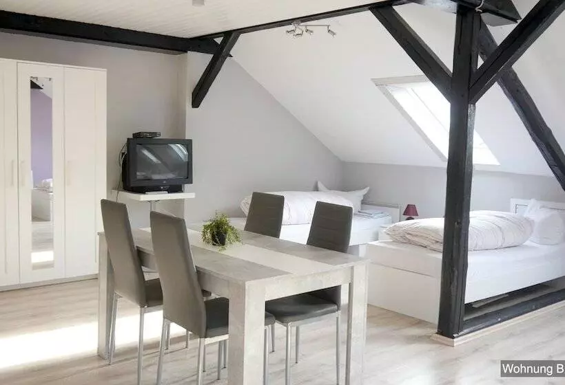 Majatalo Gästehaus Zimmer Frei