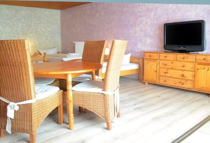 Majatalo Gästehaus Zimmer Frei