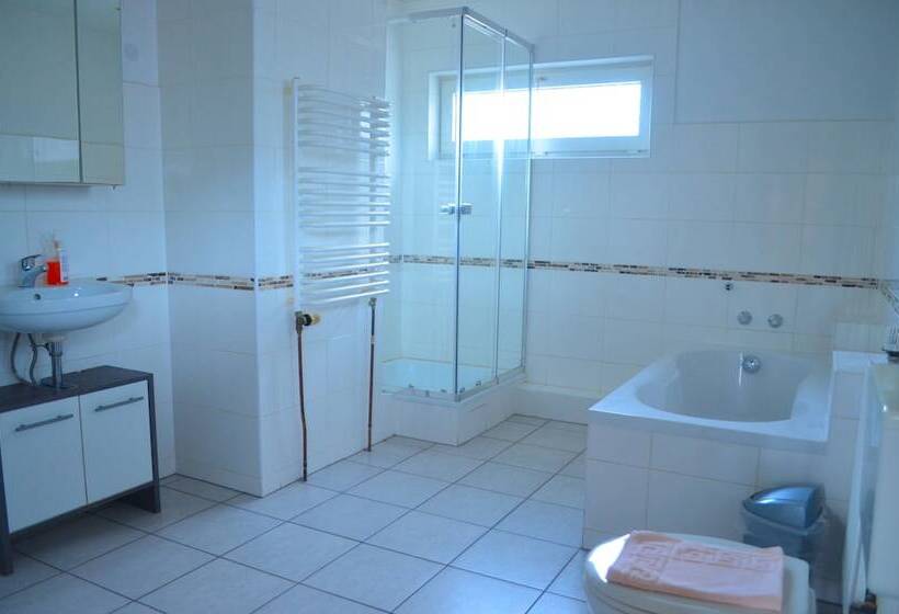 펜션 Gästehaus Zimmer Frei