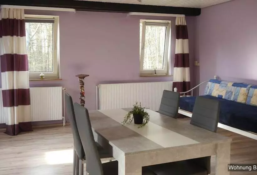 Majatalo Gästehaus Zimmer Frei