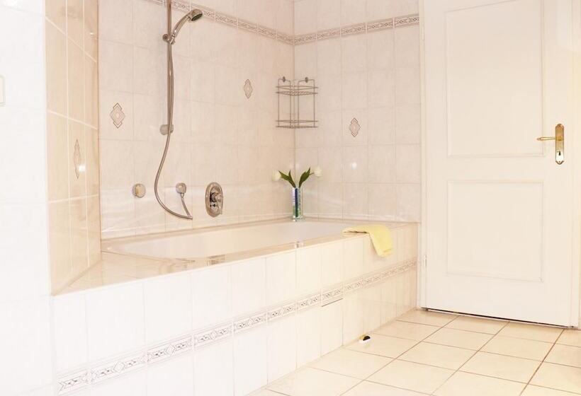 پانسیون Stadtvilla Bei Peters Leipzig