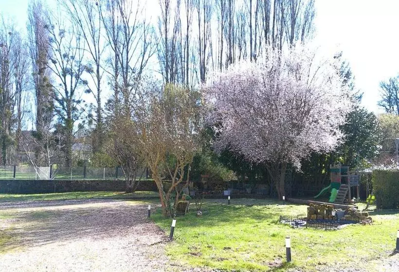 Aamiaismajoitus (B&B) A 2 Pas D Azay