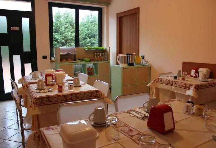 Aamiaismajoitus (B&B) Villa Giglio