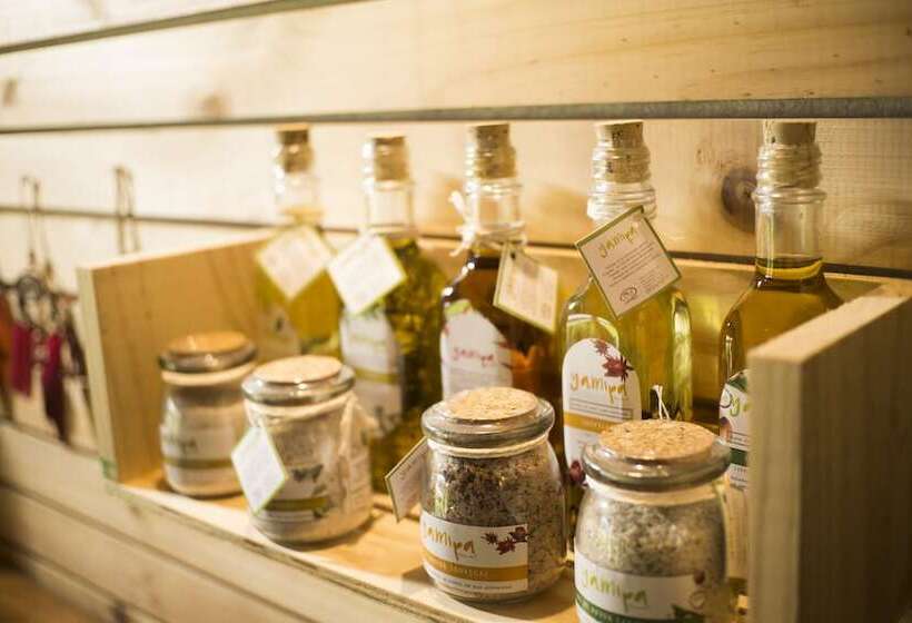 호텔 Ananta Wellness & Retreat