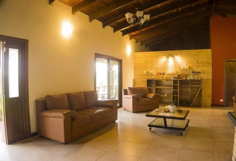 Hotelli Ananta Wellness & Retreat