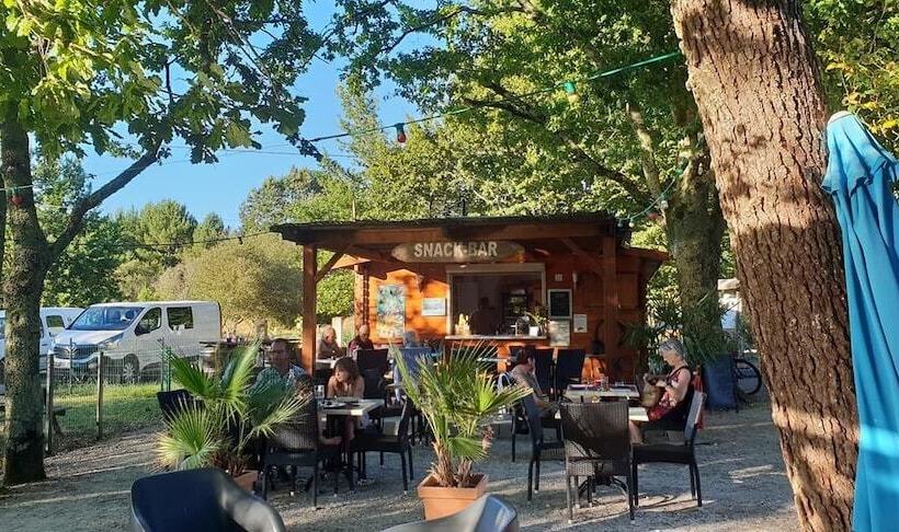 Отель Camping Le Chene Du Lac