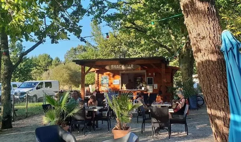 Hotelli Camping Le Chene Du Lac