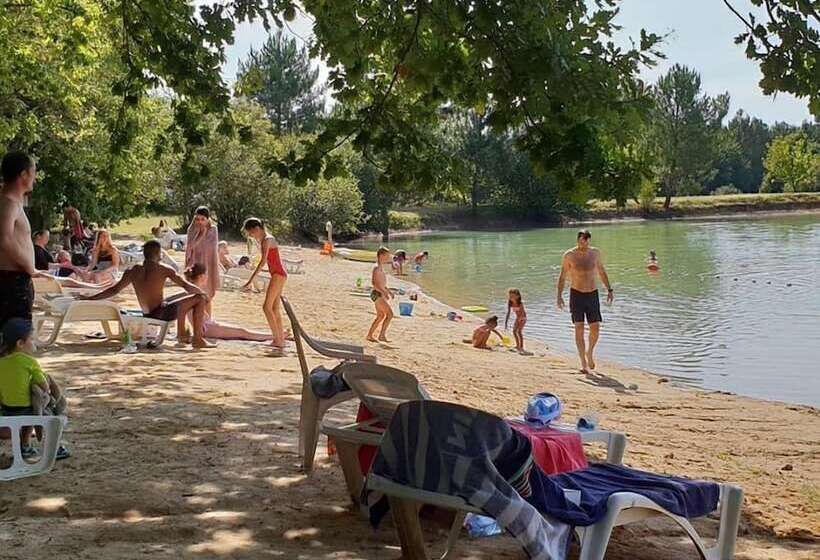 Отель Camping Le Chene Du Lac