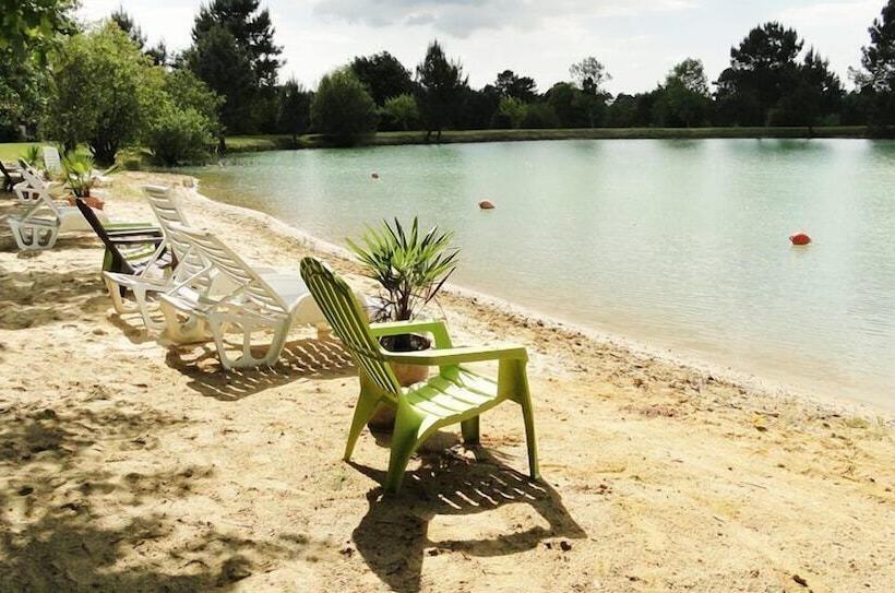 Отель Camping Le Chene Du Lac