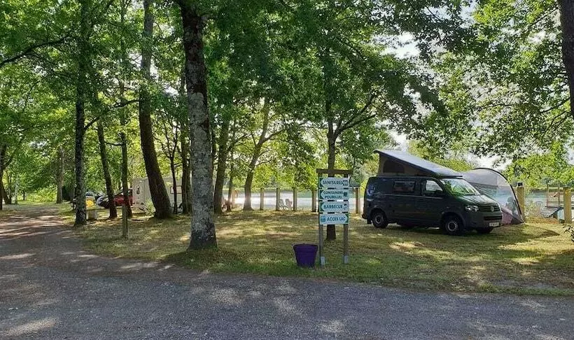 Hotelli Camping Le Chene Du Lac