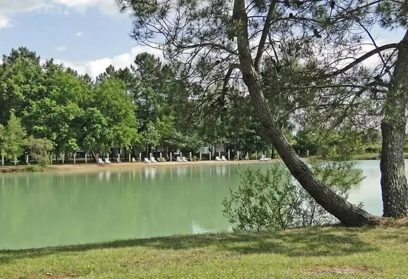 Hotelli Camping Le Chene Du Lac
