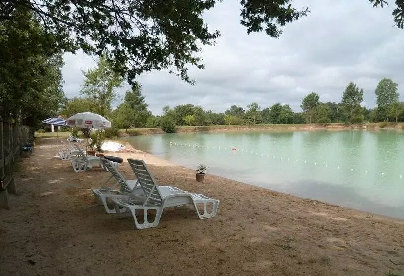 Hotelli Camping Le Chene Du Lac
