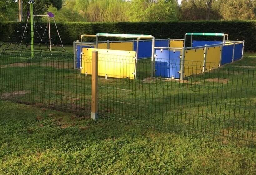 Отель Camping Le Chene Du Lac