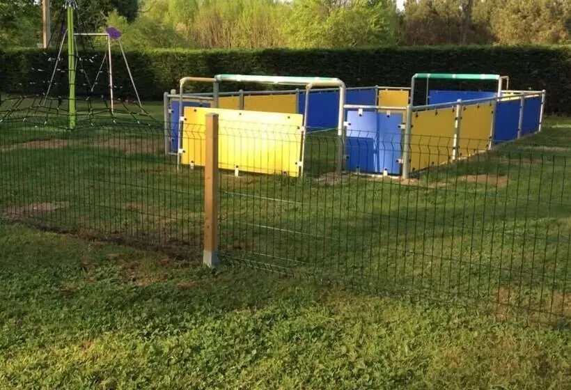 Hotelli Camping Le Chene Du Lac