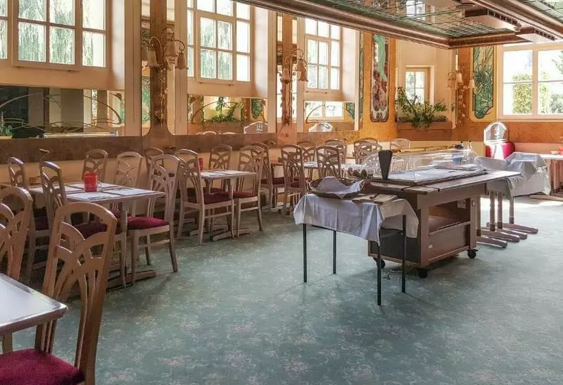 ホテル Hôtel Les Berges