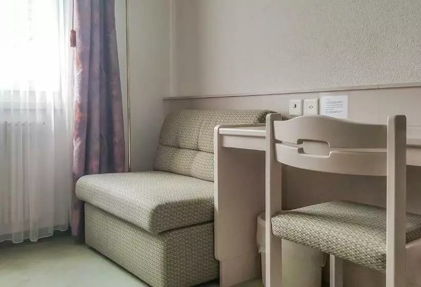 ホテル Hôtel Les Berges