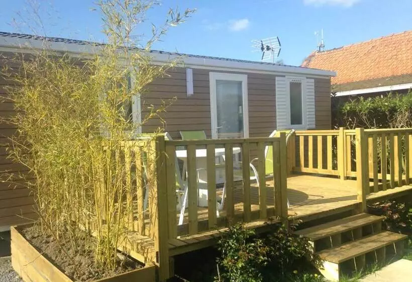 Hotelli Le Camp Des Roses