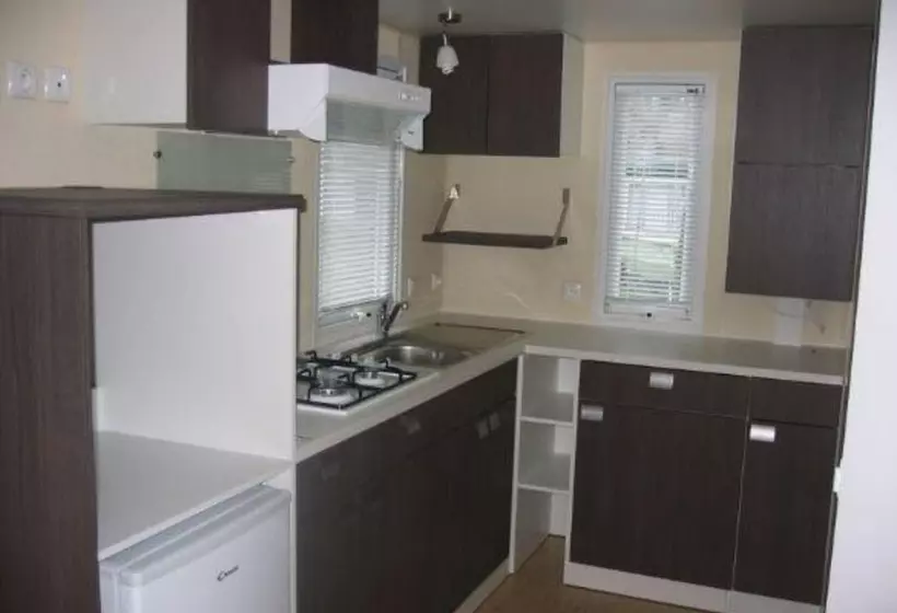 Hotelli Le Camp Des Roses