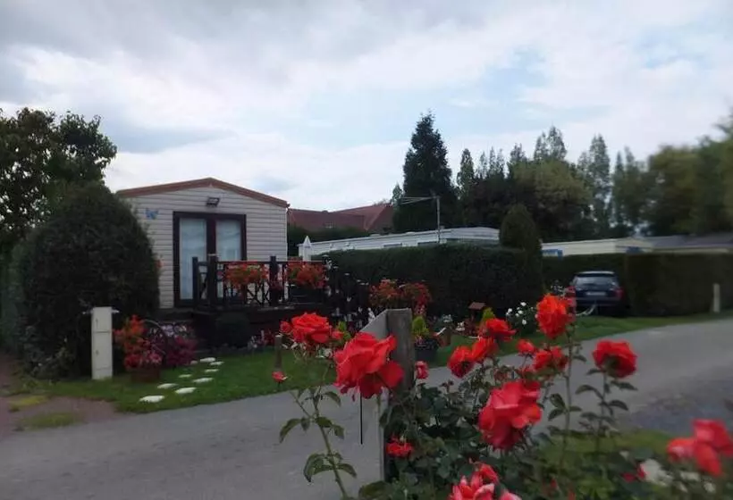 Hotelli Le Camp Des Roses