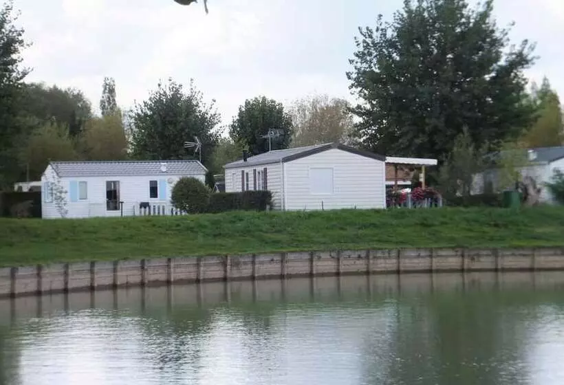 Hotelli Le Camp Des Roses