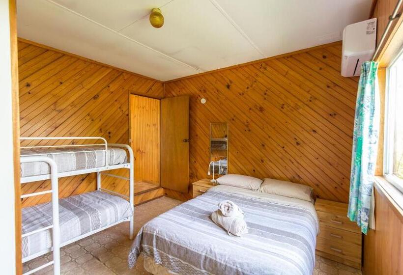 Отель Wonboyn Cabins