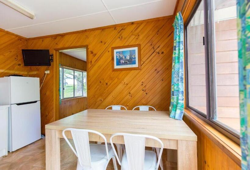 Отель Wonboyn Cabins