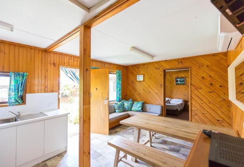 Отель Wonboyn Cabins