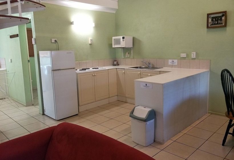 فندق على الطريق Ash Palms Motor Inn