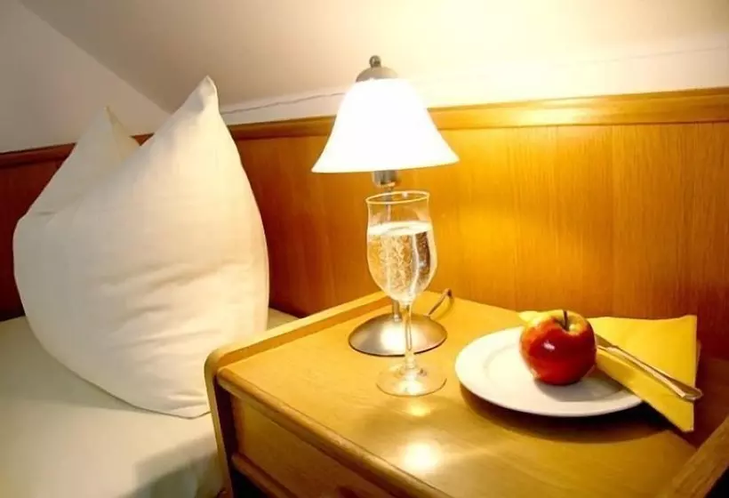 Majatalo Gasthaus Zur Linde