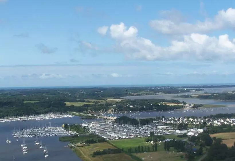 ペンション Gîtes Et Chambres D Hôtes De Kernejeune