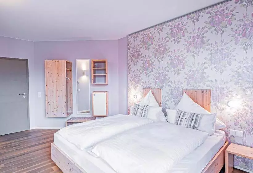 Majatalo Johannishof Weincafe & Gastehaus