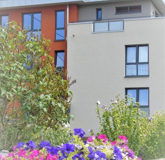 פנסיון Johannishof Weincafe & Gastehaus