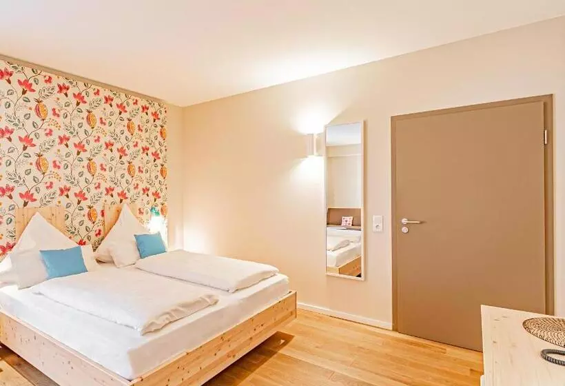 Majatalo Johannishof Weincafe & Gastehaus