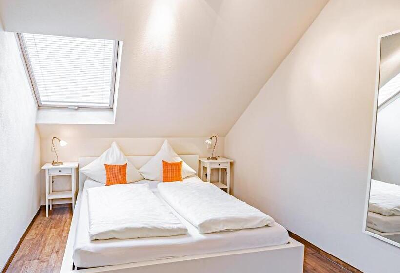 פנסיון Johannishof Weincafe & Gastehaus