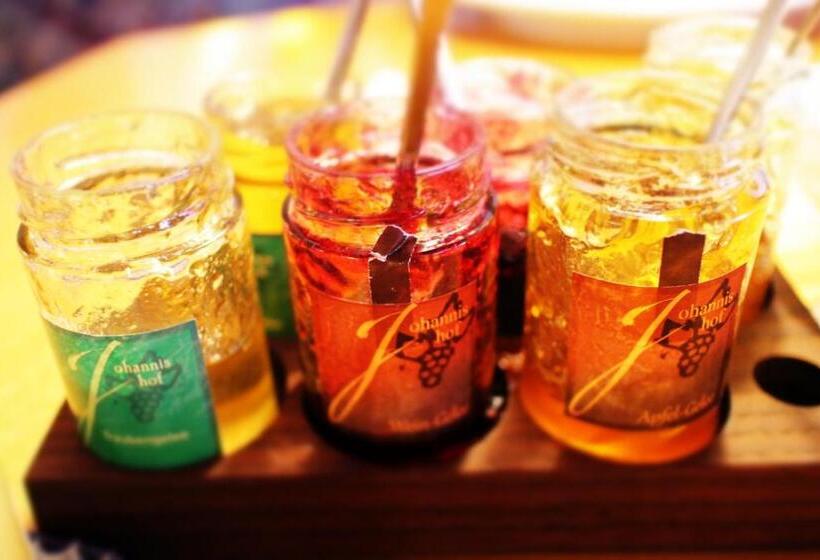 פנסיון Johannishof Weincafe & Gastehaus