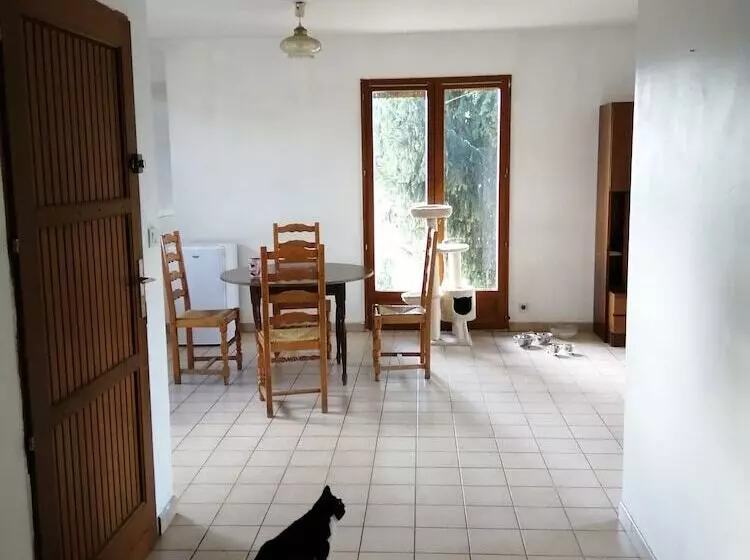 پانسیون L Imparfaite