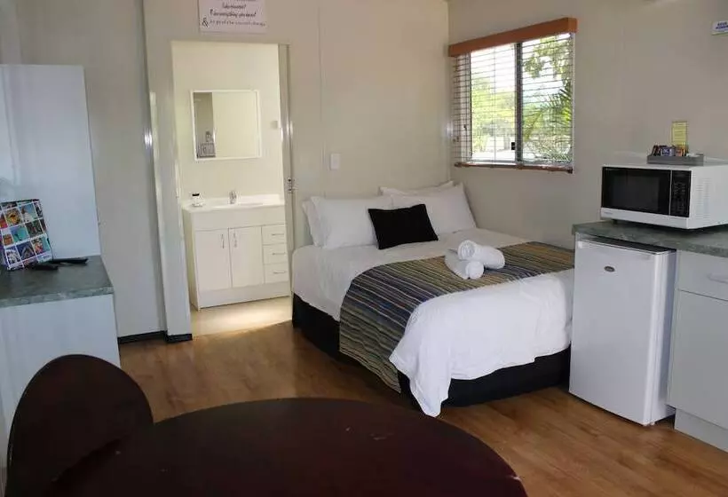 Hotelli Big4 Aussie Outback Oasis Holiday Park